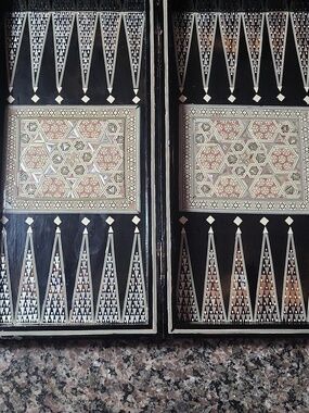 Mother of pearl hand made checkers  Chess Backgammon set